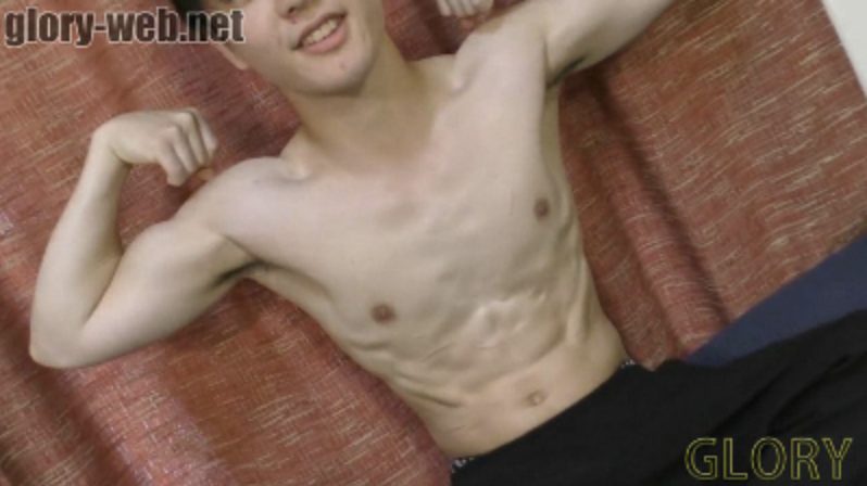 【ゲイ動画】筋肉質な体！エロボディー笑顔も喘ぎ声も可愛いウブなノンケ19歳大学生！