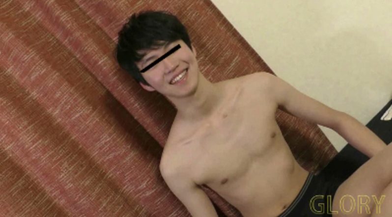 【ゲイ動画】パックリ無毛アナル！生SEX！挿入中喘ぎ声止まらぬお尻モロ感の可愛い大学1年生