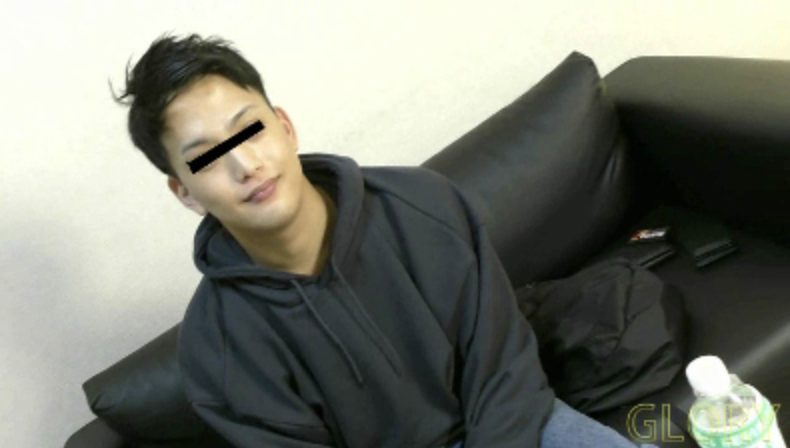 【ゲイ動画】体毛ツルツル！ダレノガレ似のくりっとした目かわいい系！外人の子供みたい！